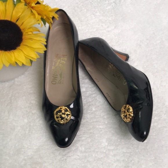 Salvatore Ferragamo Shoes - Salvatore Ferragamo Low Black Pumps